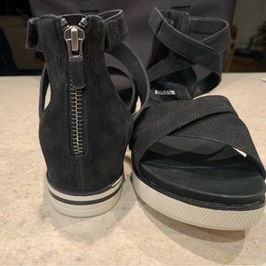 Eileen fisher black sandals size 8.5